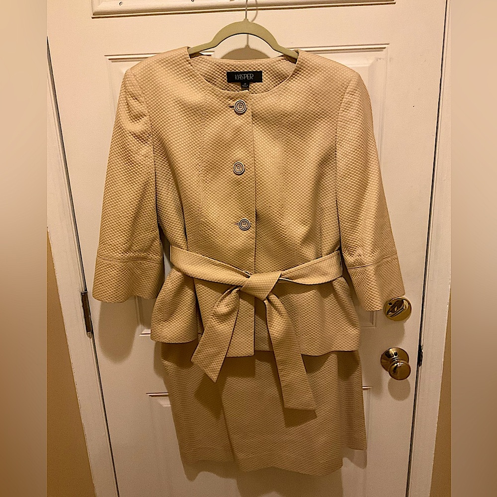 Kasper Beige Honeycomb Textured Skirt Suit with Belt size 14